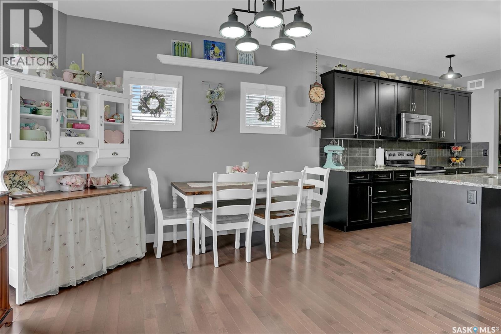 5471 Universal Crescent, Regina, SK - Indoor