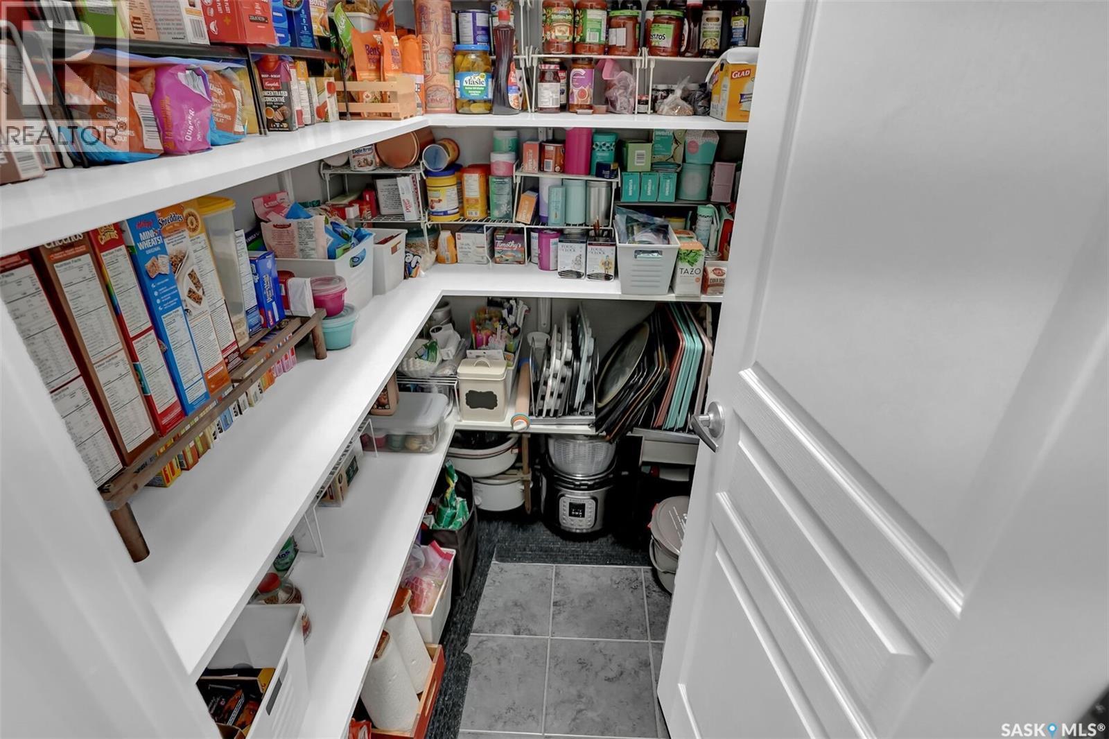 5471 Universal Crescent, Regina, SK - Indoor