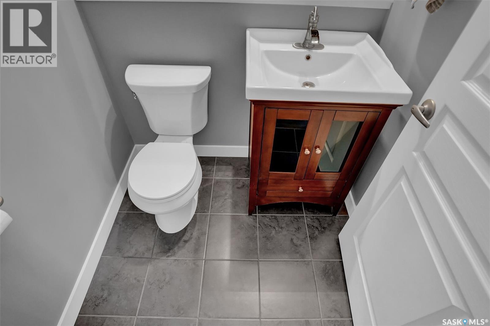 5471 Universal Crescent, Regina, SK - Indoor Photo Showing Bathroom