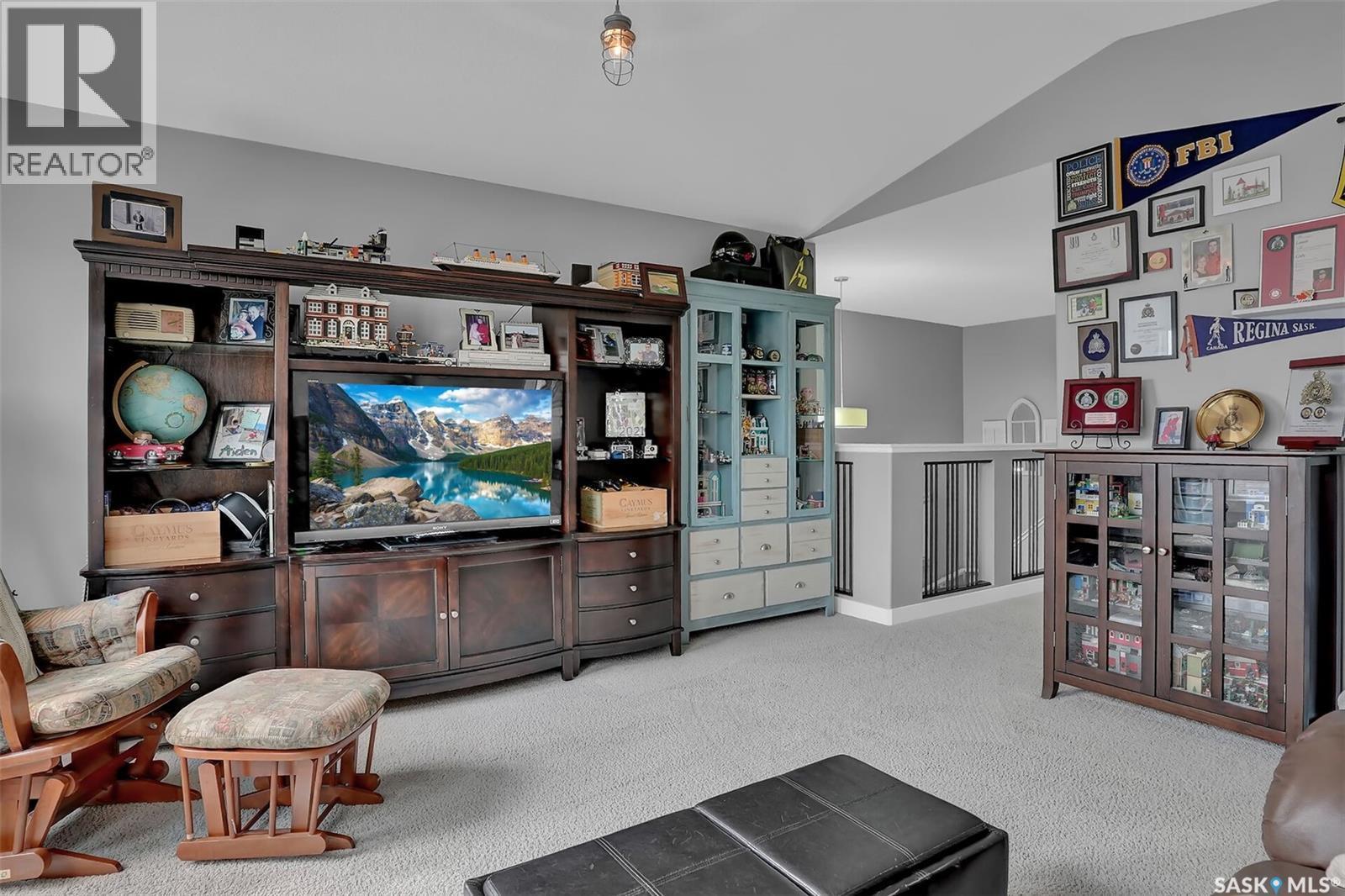 5471 Universal Crescent, Regina, SK - Indoor