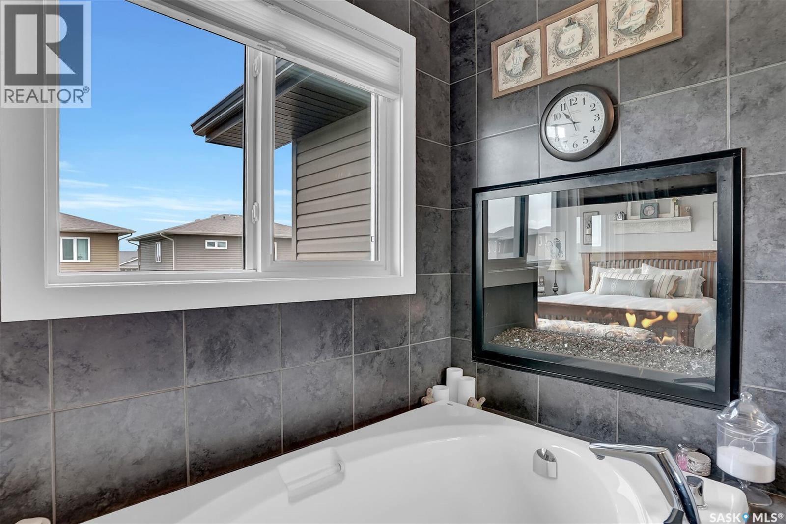 5471 Universal Crescent, Regina, SK - Indoor Photo Showing Bathroom