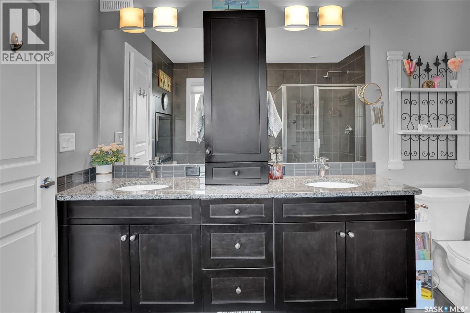 5471 Universal Crescent, Regina, SK - Indoor Photo Showing Bathroom