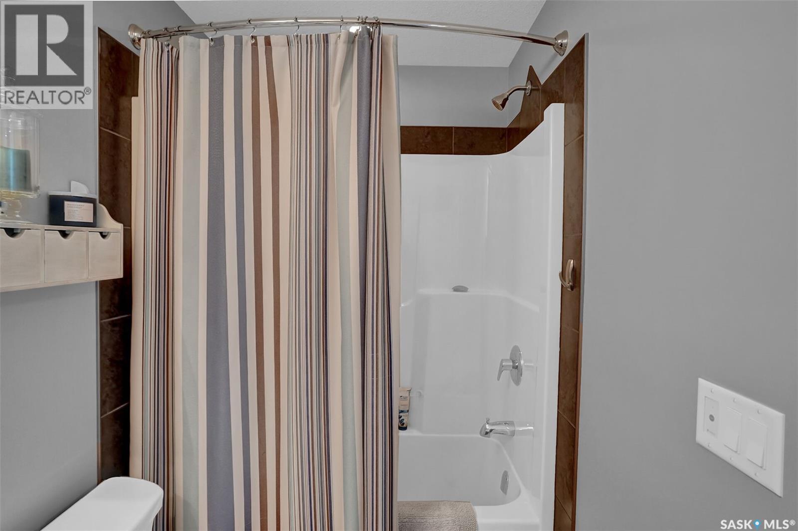 5471 Universal Crescent, Regina, SK - Indoor Photo Showing Bathroom