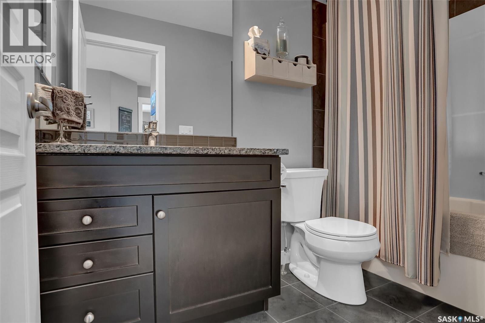 5471 Universal Crescent, Regina, SK - Indoor Photo Showing Bathroom