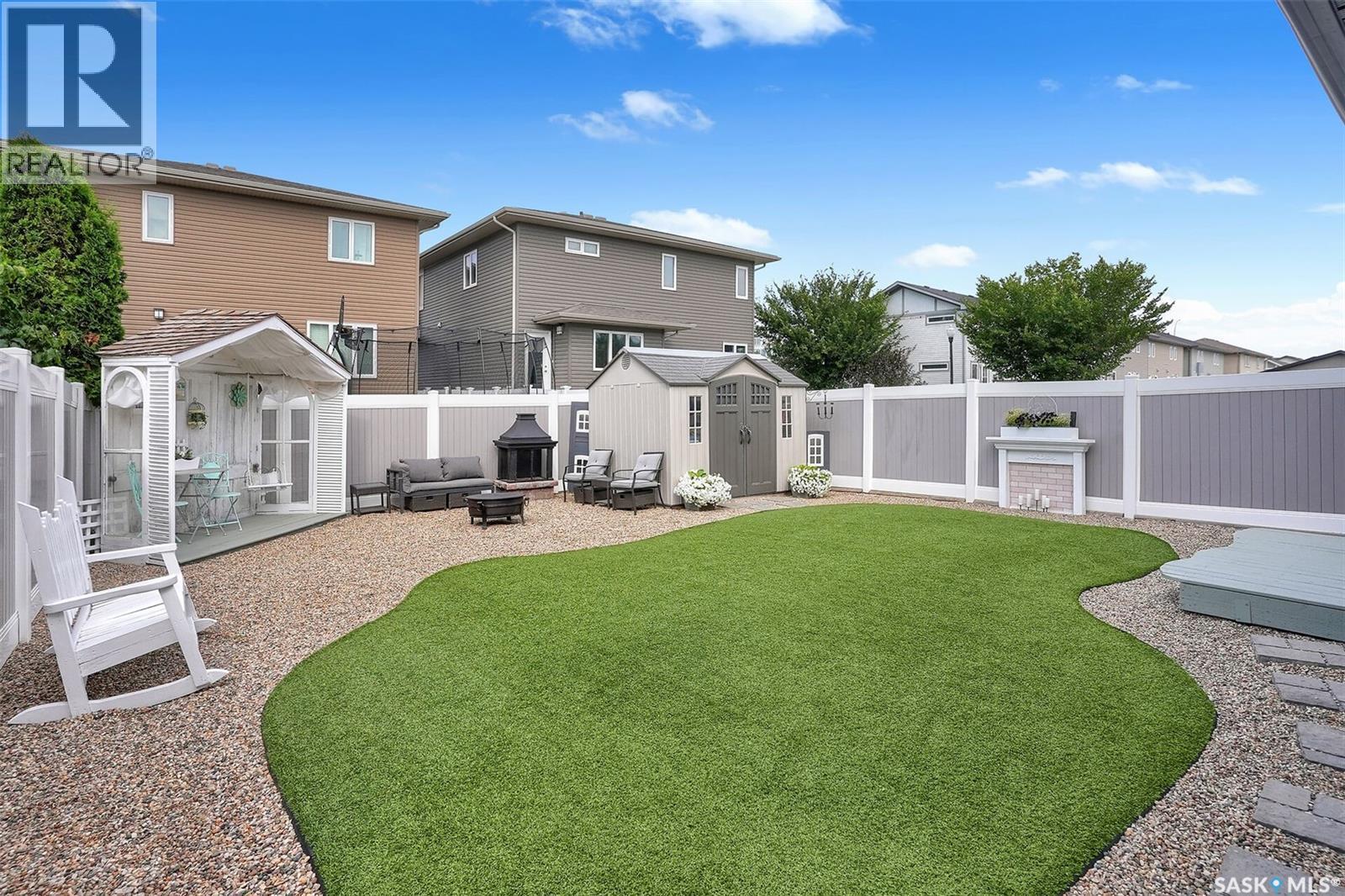 5471 Universal Crescent, Regina, SK - Outdoor