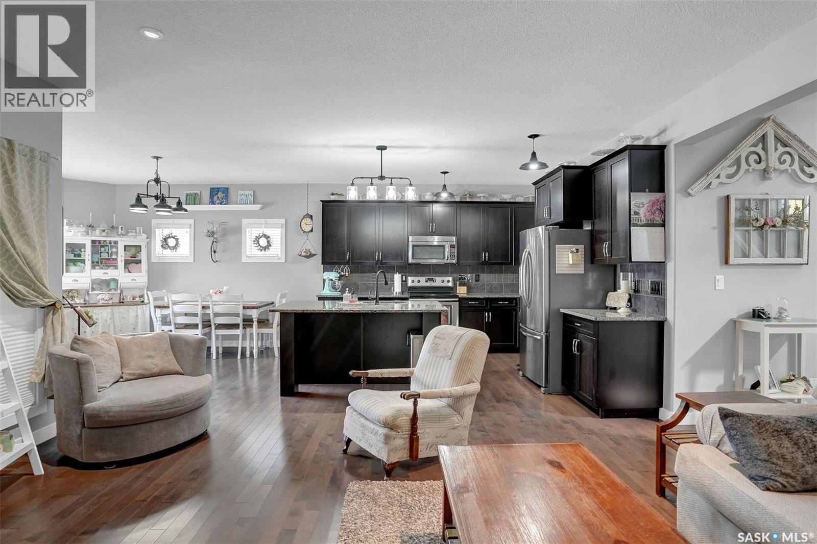 5471 Universal Crescent, Regina, SK - Indoor