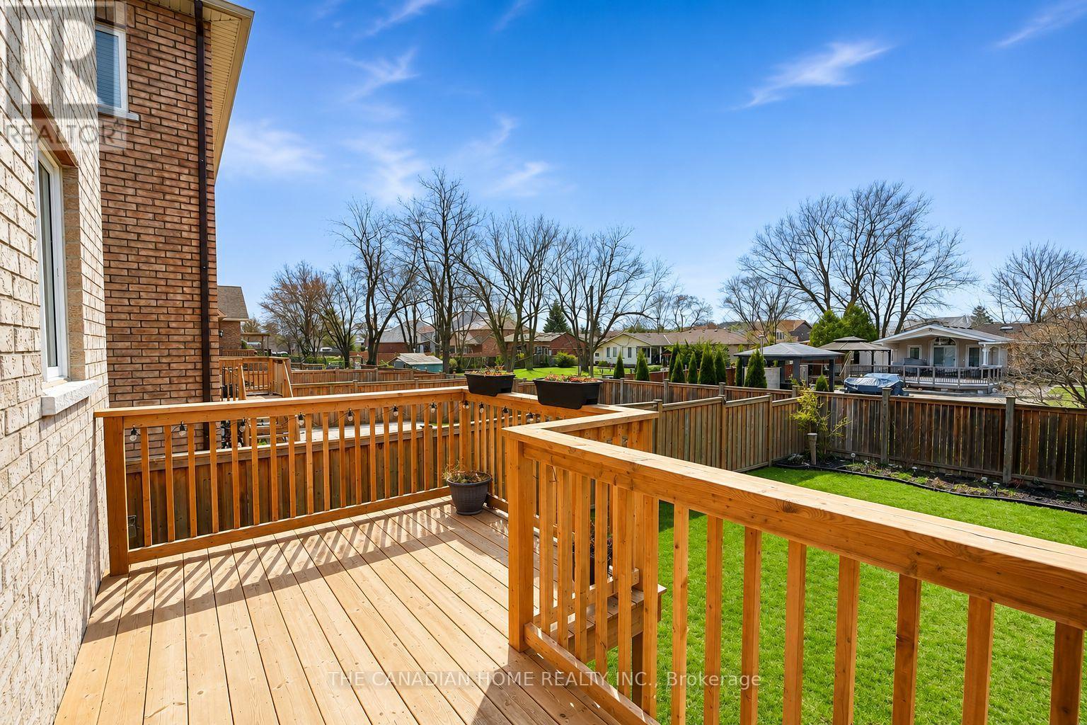 23 Chaumont Drive, Hamilton, ON - Outdoor