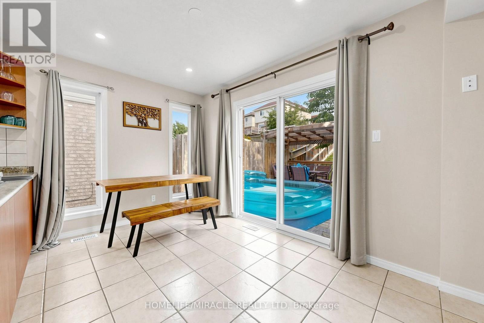 378 Mountain Laurel Crescent, Kitchener, ON - Indoor Photo Showing Other Room