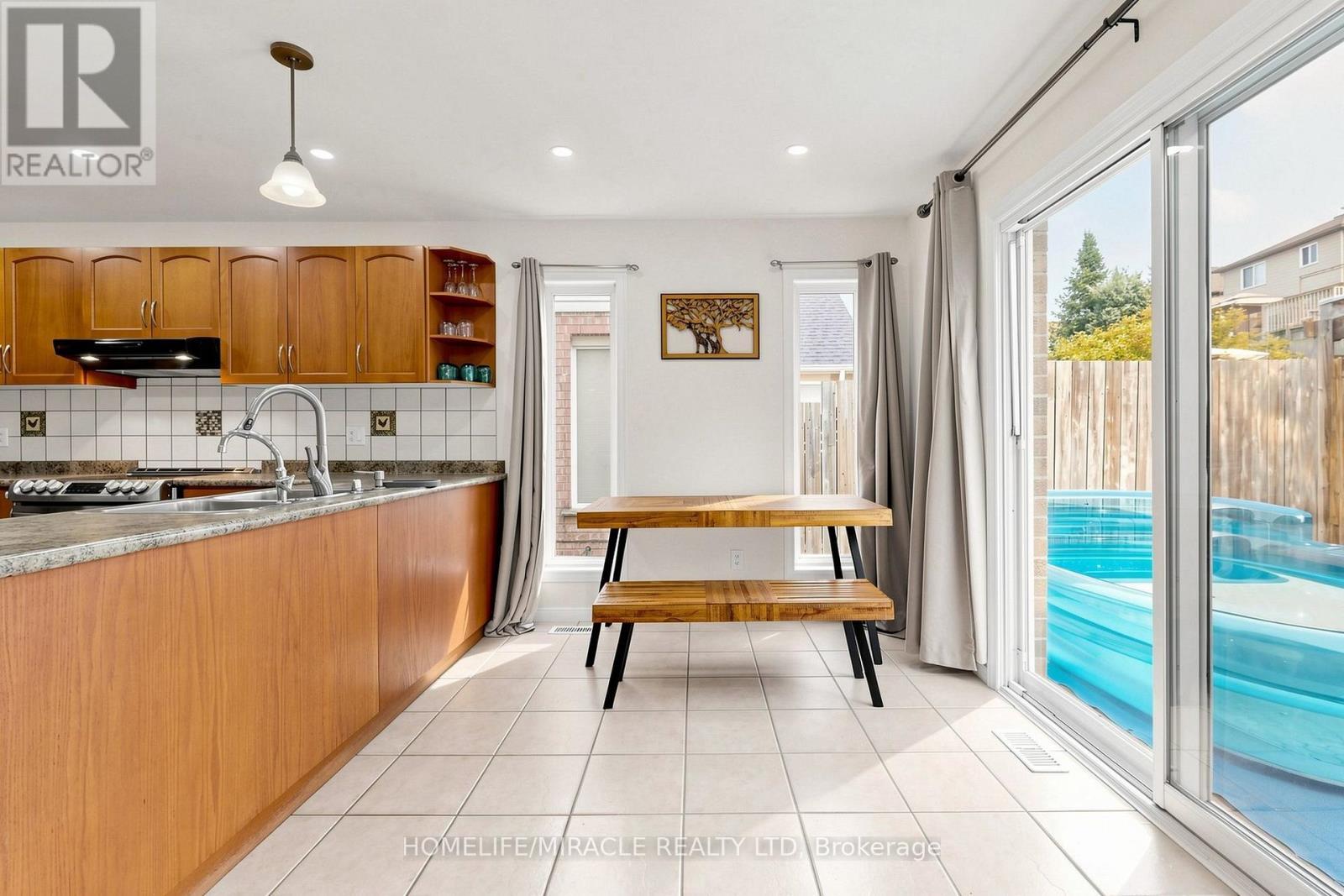 378 Mountain Laurel Crescent, Kitchener, ON - Indoor Photo Showing Kitchen With Double Sink