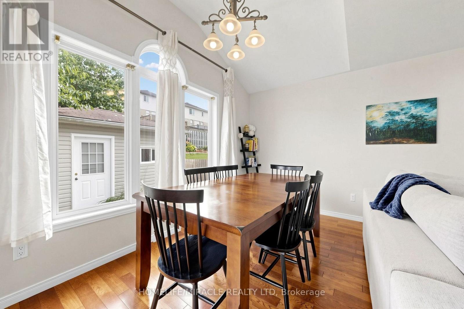 378 Mountain Laurel Crescent, Kitchener, ON - Indoor Photo Showing Dining Room