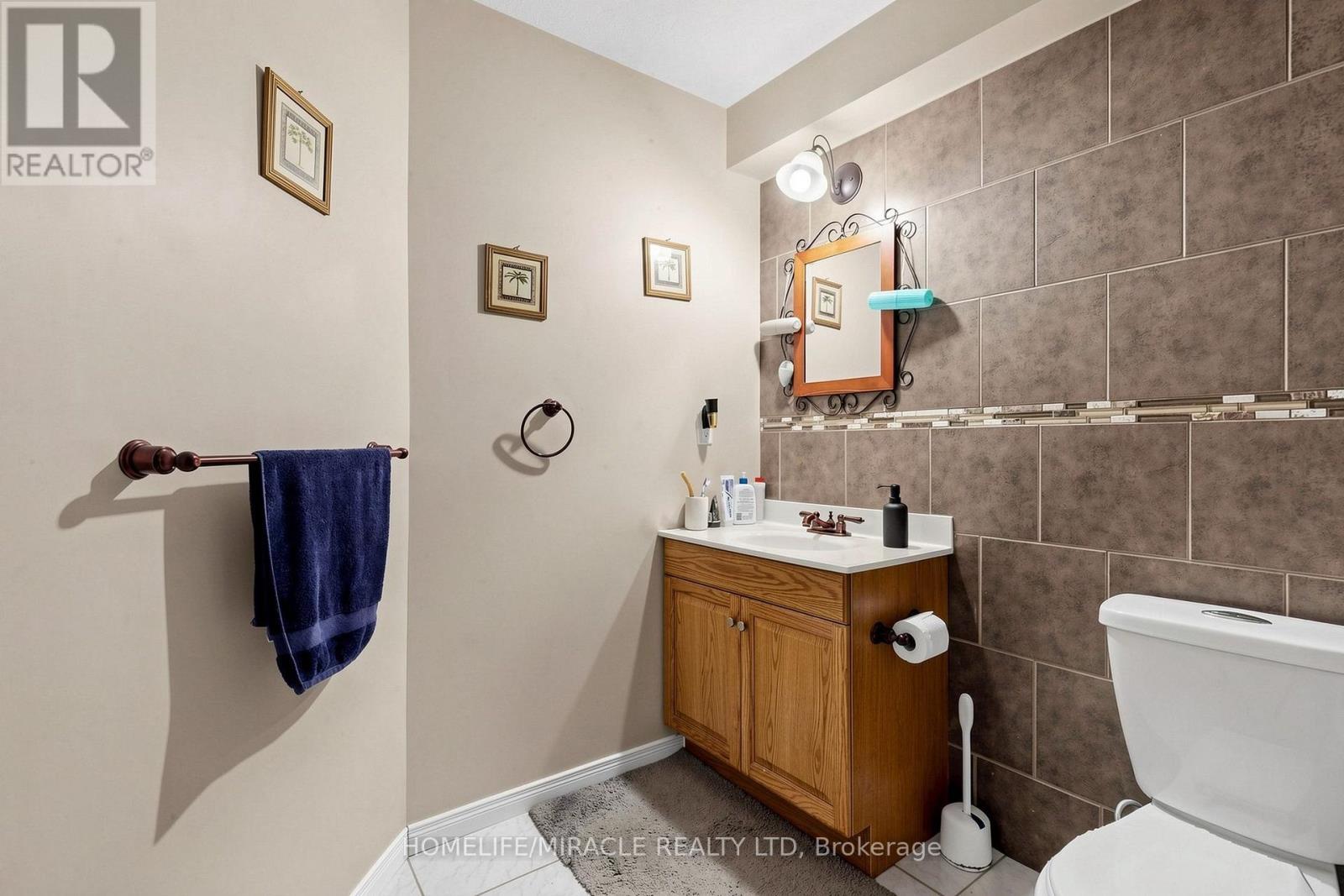 378 Mountain Laurel Crescent, Kitchener, ON - Indoor Photo Showing Bathroom