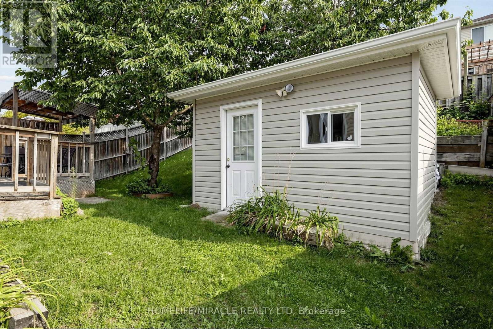 378 Mountain Laurel Crescent, Kitchener, ON - Outdoor