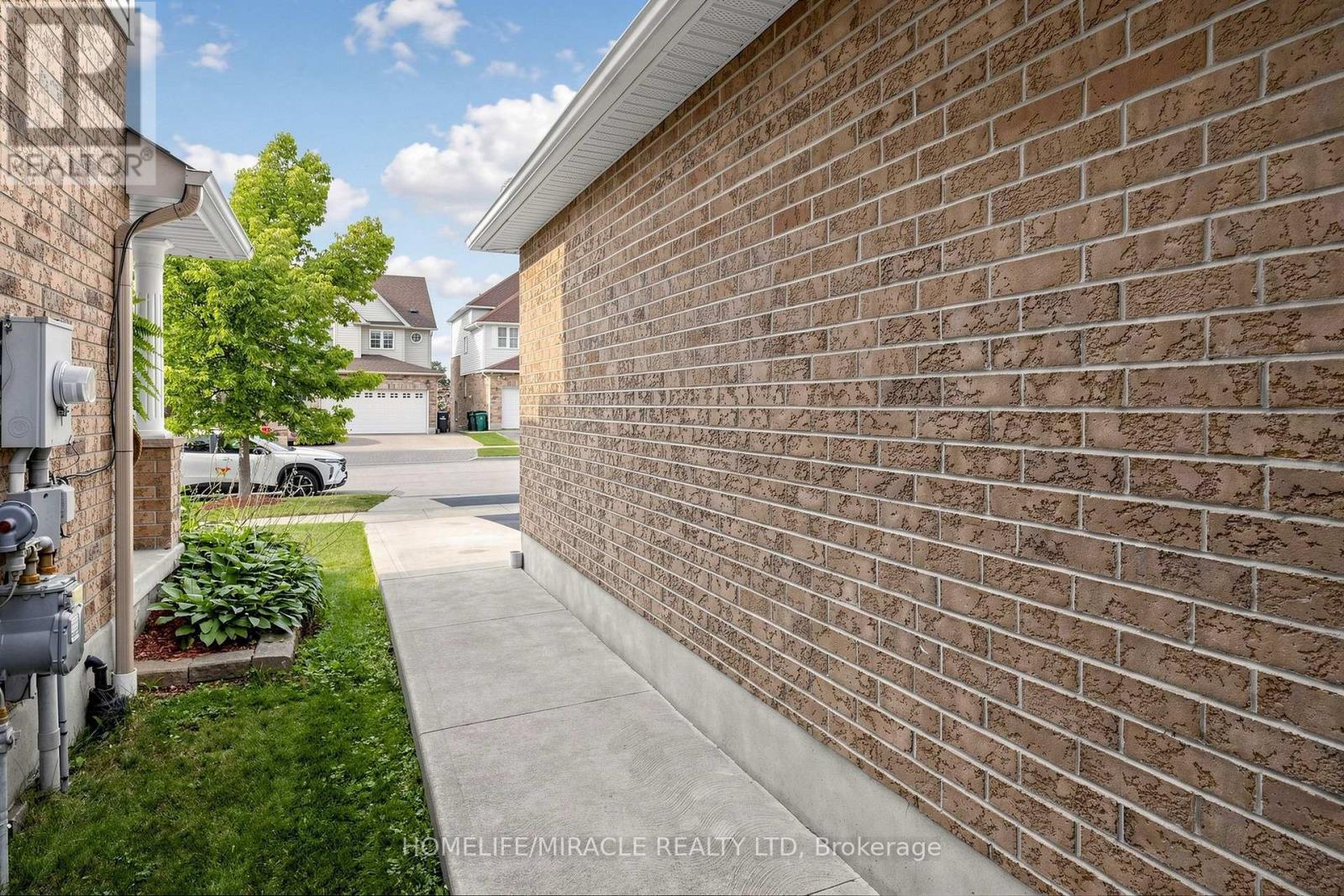 378 Mountain Laurel Crescent, Kitchener, ON - Outdoor