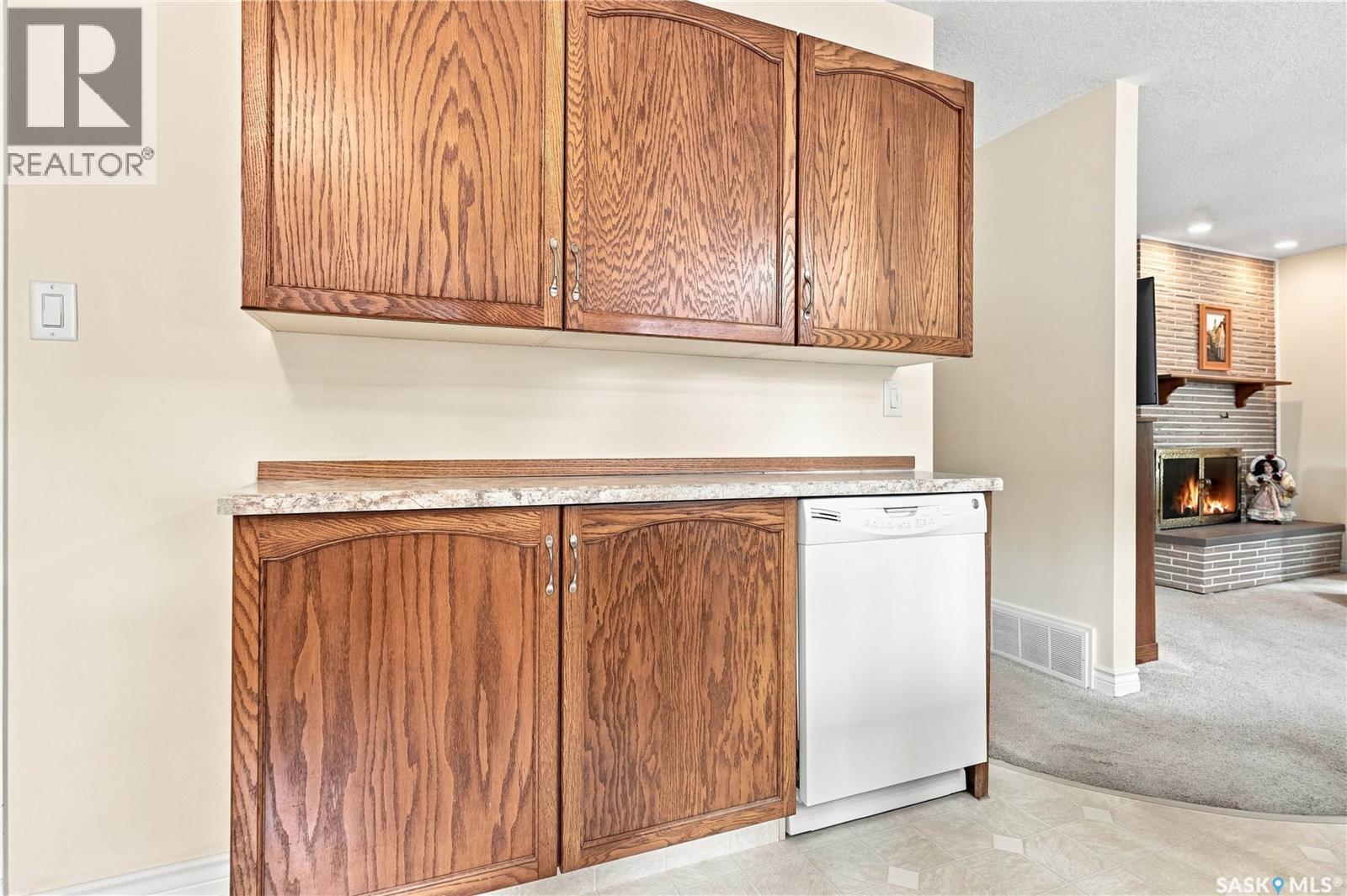 220 Frontenac Drive, Regina, SK - Indoor