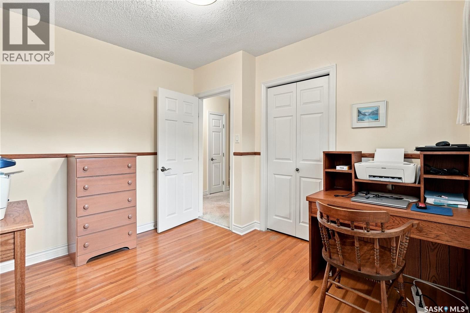 220 Frontenac Drive, Regina, SK - Indoor Photo Showing Office