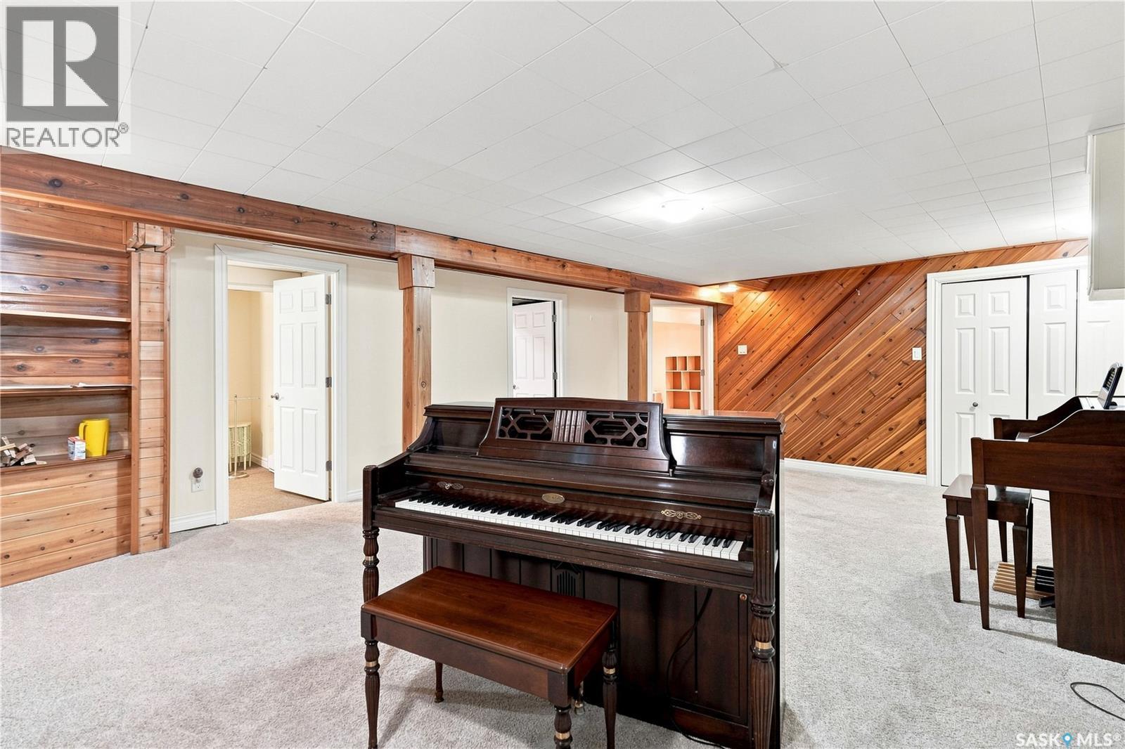 220 Frontenac Drive, Regina, SK - Indoor Photo Showing Other Room
