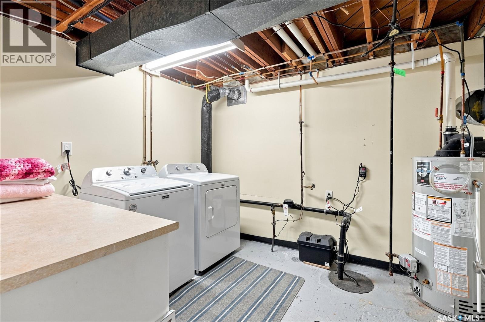 220 Frontenac Drive, Regina, SK - Indoor Photo Showing Laundry Room