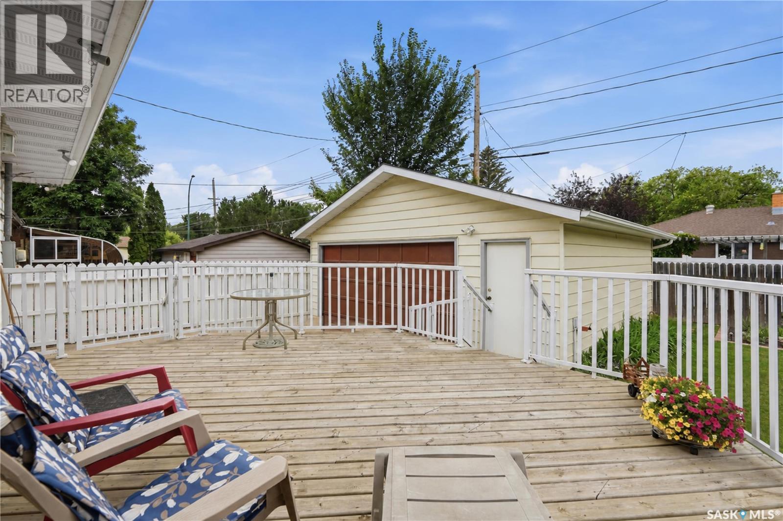 220 Frontenac Drive, Regina, SK - Outdoor With Deck Patio Veranda With Exterior