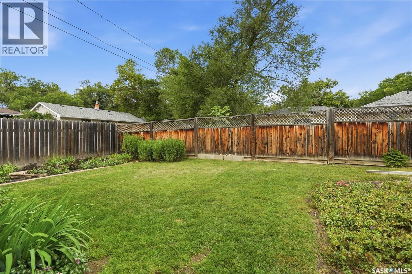 220 Frontenac Drive, Regina, SK - Outdoor