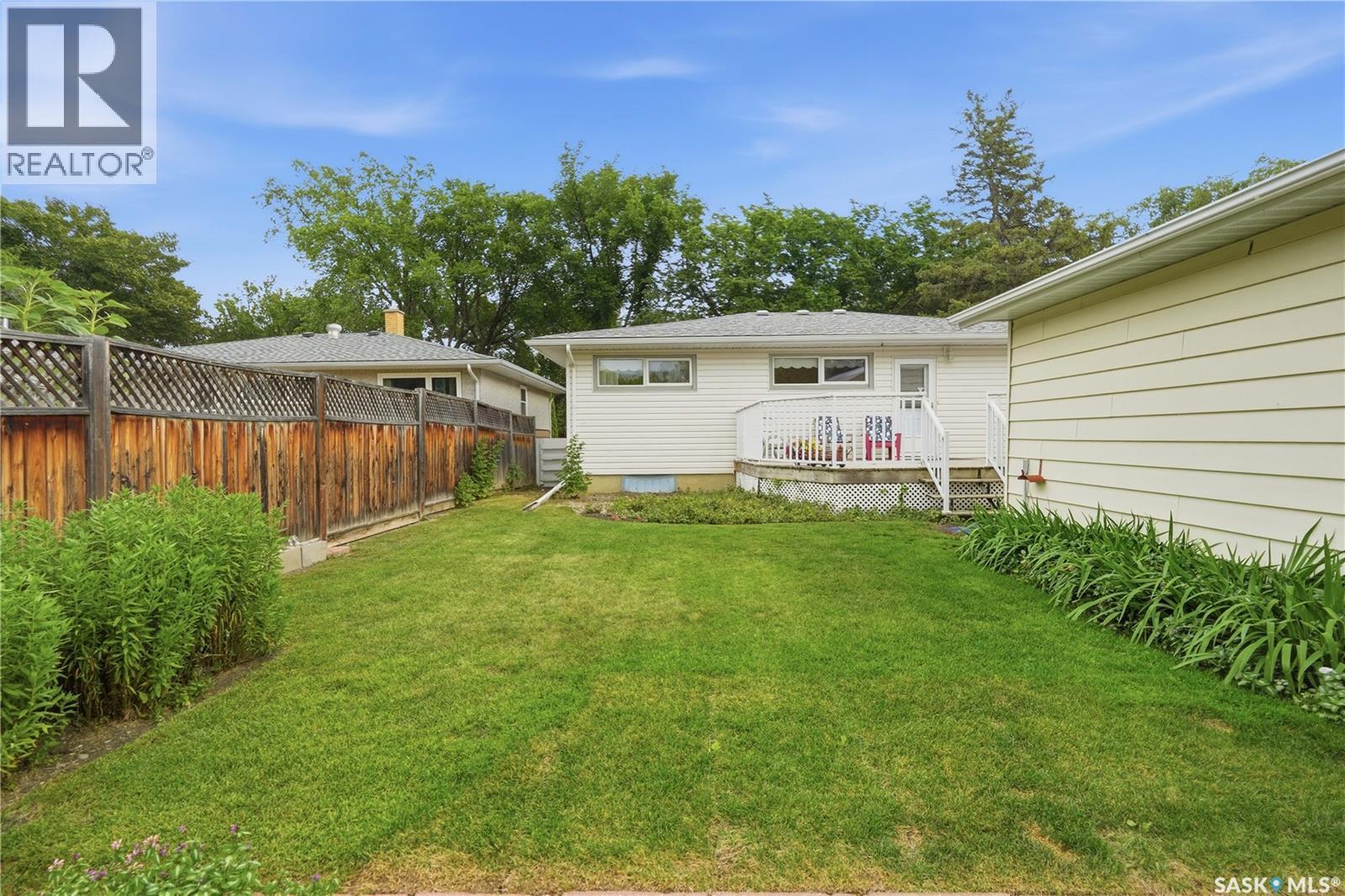 220 Frontenac Drive, Regina, SK - Outdoor
