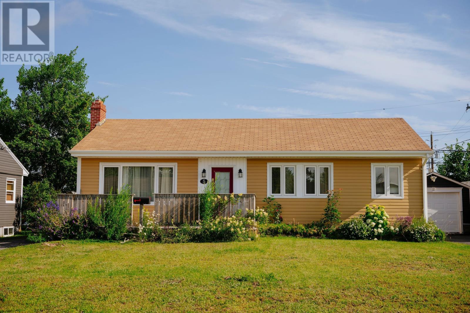 5 Alcock Crescent, Gander, NL - Outdoor
