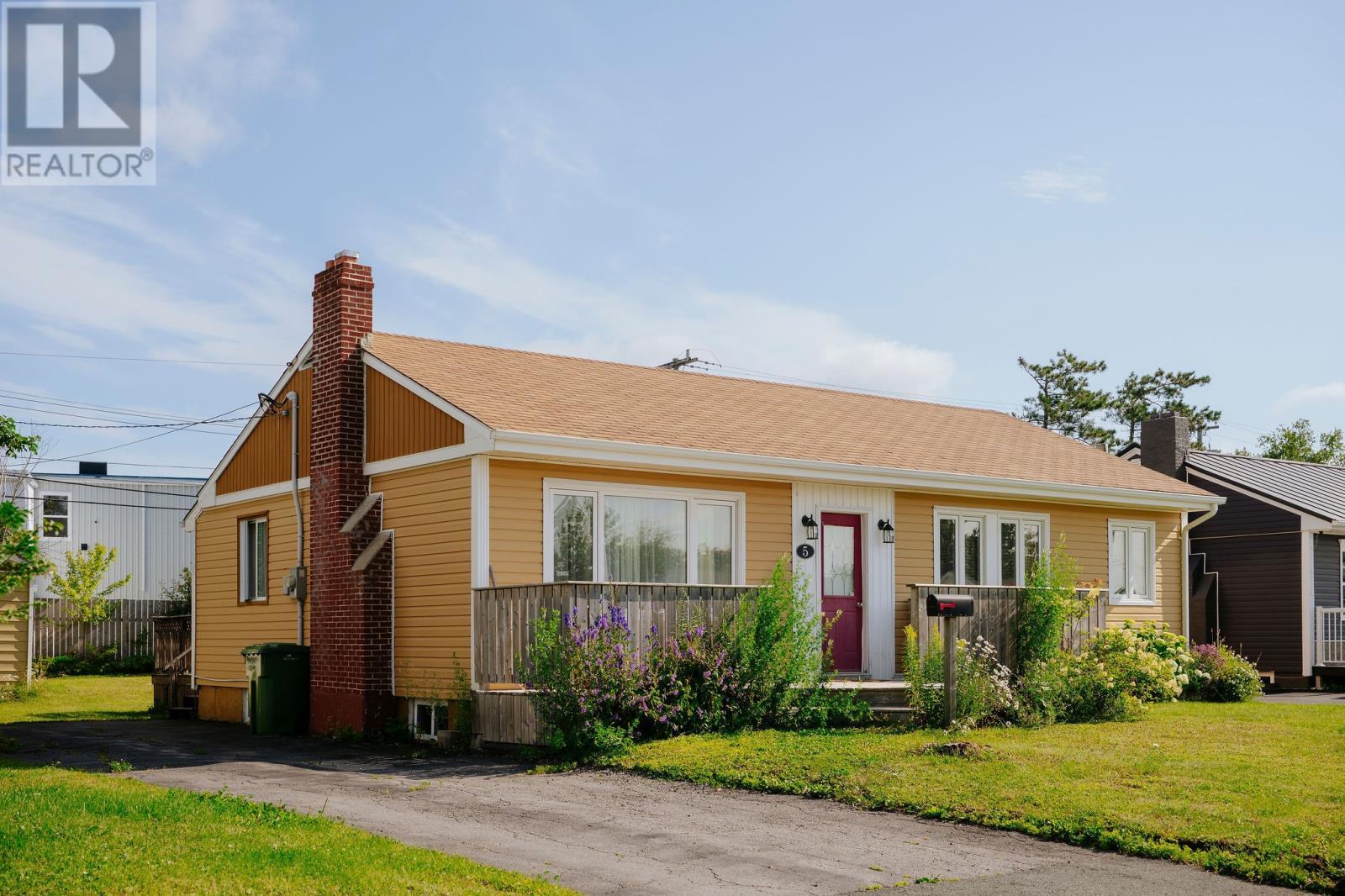 5 Alcock Crescent, Gander, NL - Outdoor