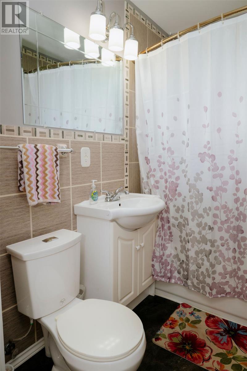 5 Alcock Crescent, Gander, NL - Indoor Photo Showing Bathroom