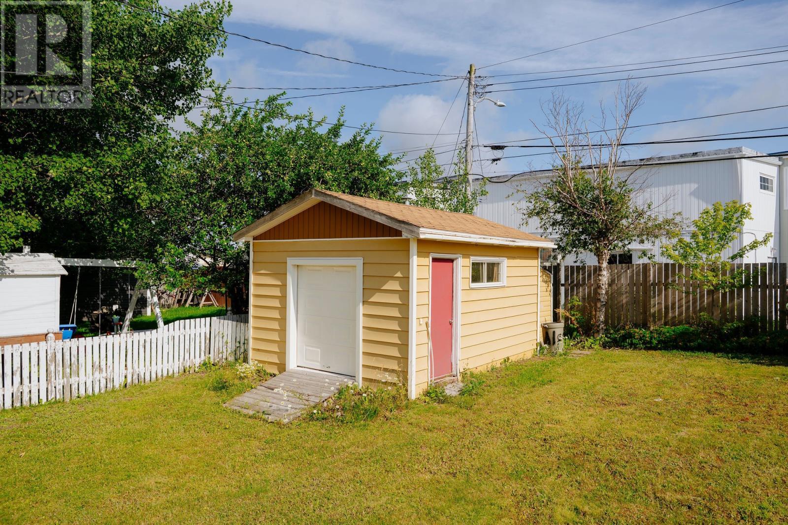 5 Alcock Crescent, Gander, NL - Outdoor