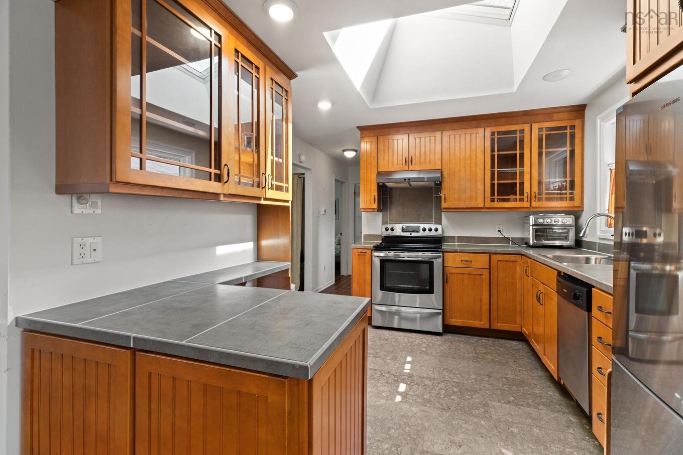 20 Kirk Road, Halifax, NS - Indoor Photo Showing Kitchen
