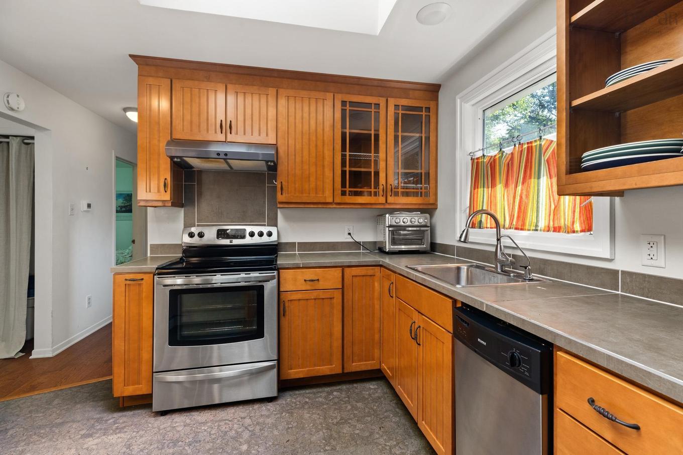 20 Kirk Road, Halifax, NS - Indoor Photo Showing Kitchen