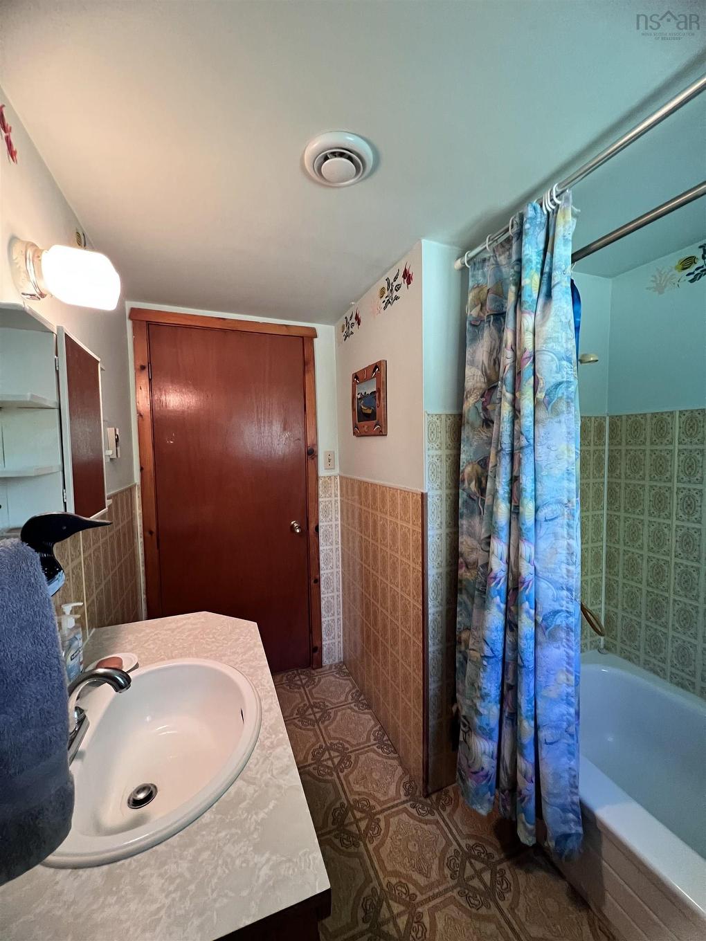 3515 Highway 3, East Chester, NS - Indoor Photo Showing Bathroom