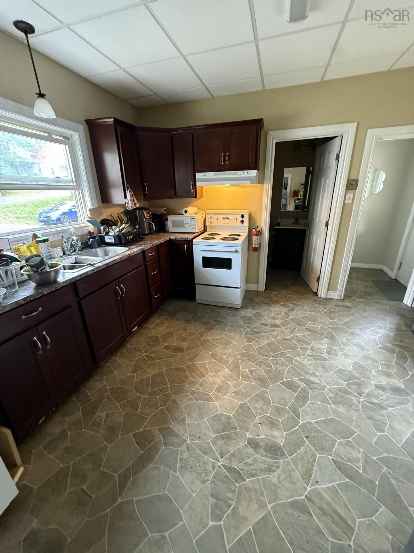 34 Hawthorne Street, Antigonish, NS - Indoor Photo Showing Kitchen With Double Sink