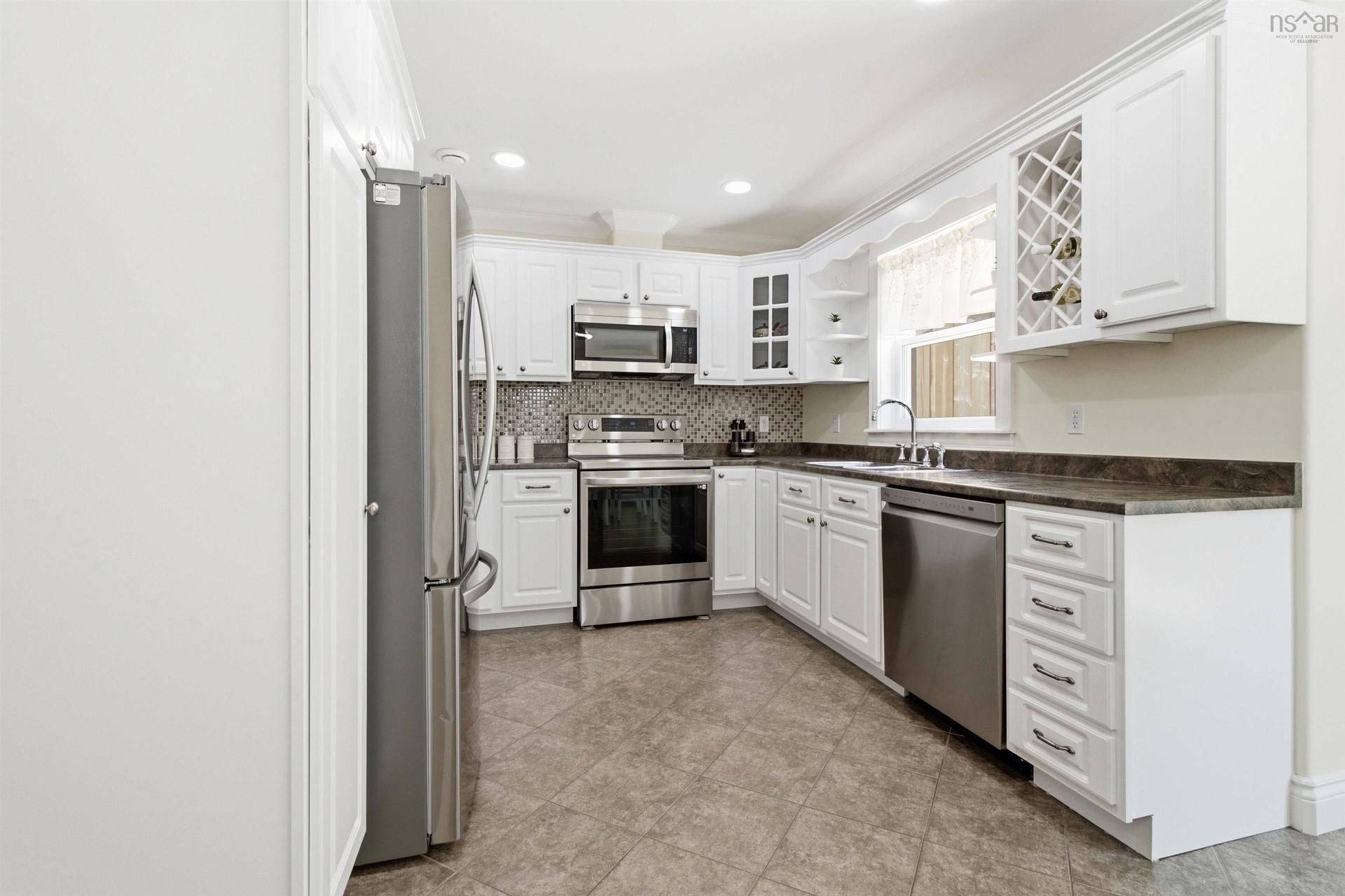 30 Outrigger Crescent, Halifax, NS - Indoor Photo Showing Kitchen With Stainless Steel Kitchen With Upgraded Kitchen