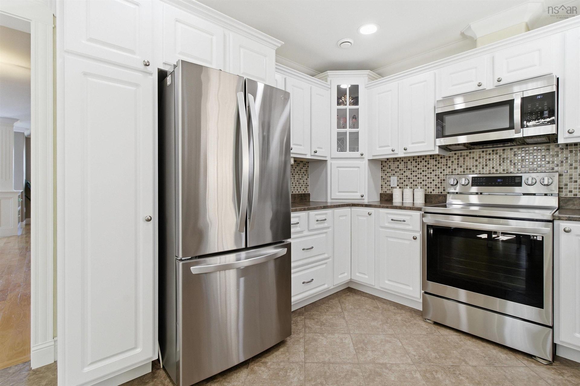 30 Outrigger Crescent, Halifax, NS - Indoor Photo Showing Kitchen With Stainless Steel Kitchen