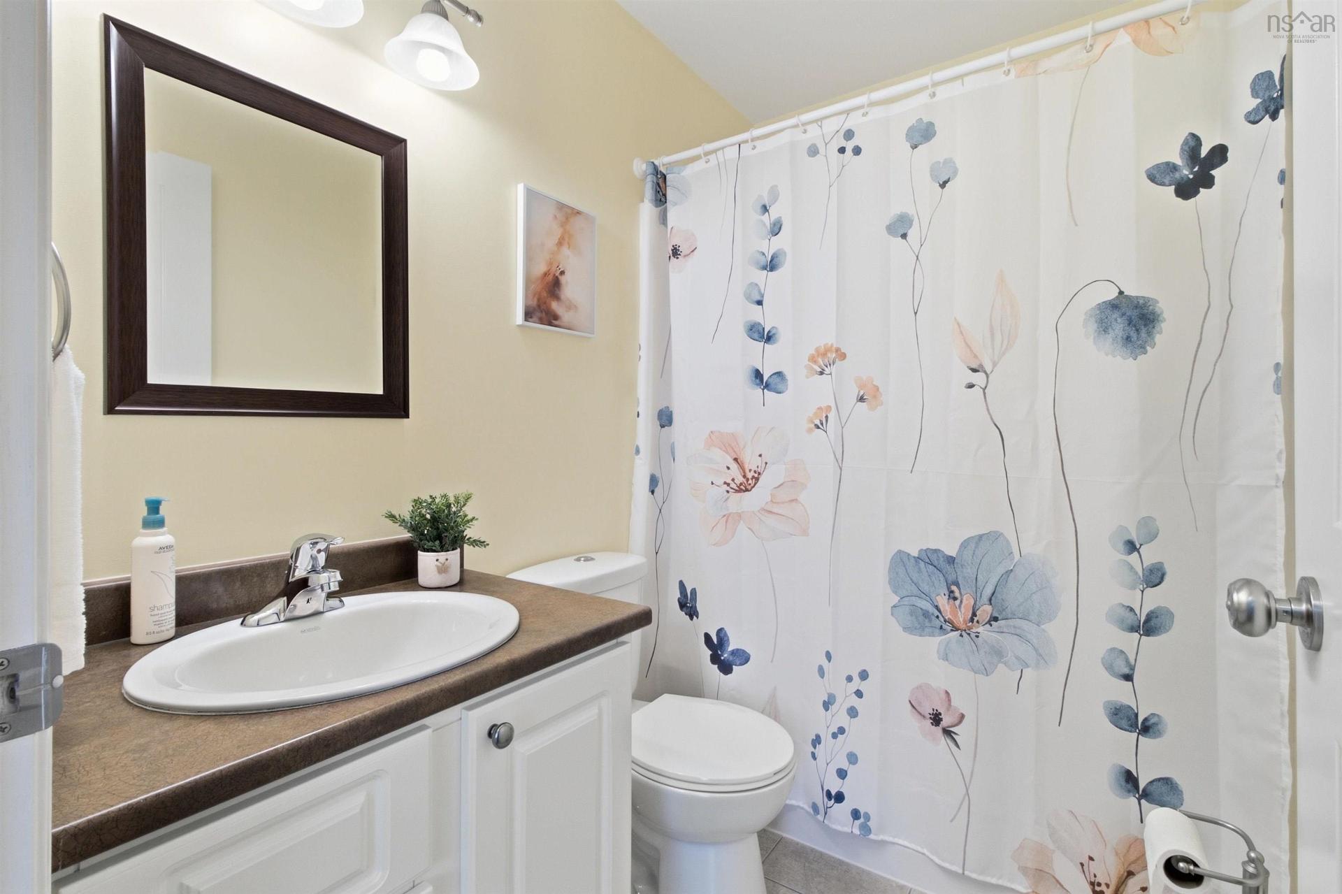 30 Outrigger Crescent, Halifax, NS - Indoor Photo Showing Bathroom