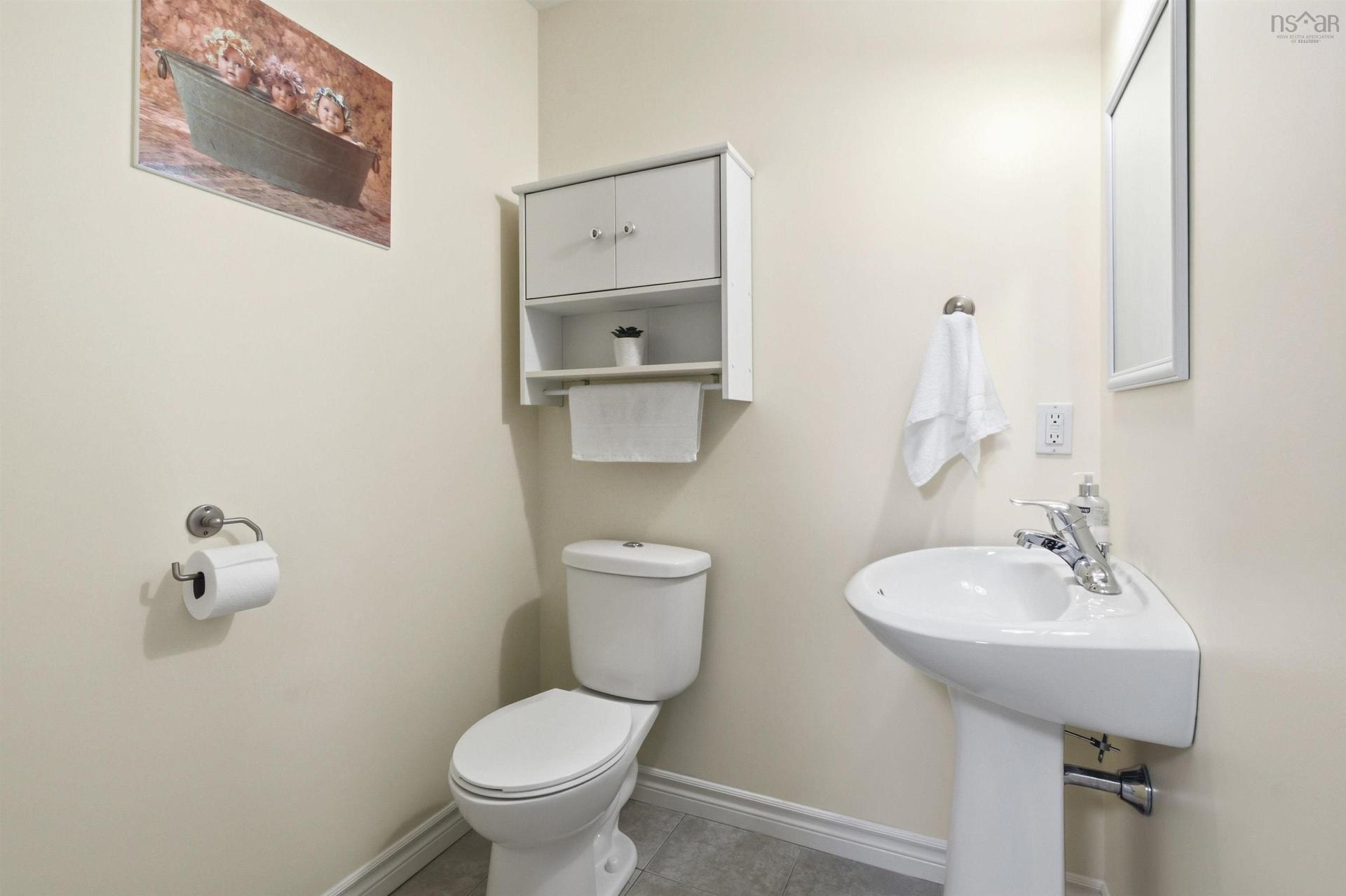30 Outrigger Crescent, Halifax, NS - Indoor Photo Showing Bathroom