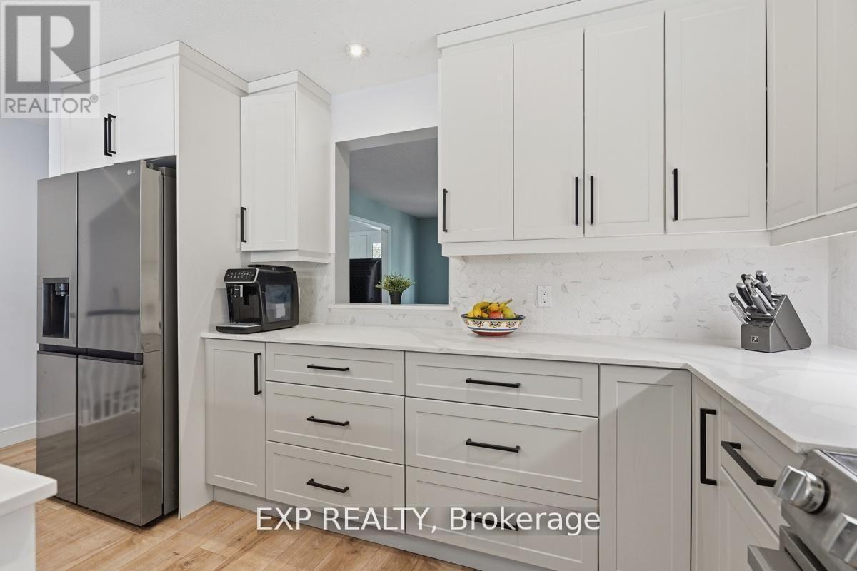 29 Augusta Crescent, St. Thomas, ON - Indoor Photo Showing Kitchen
