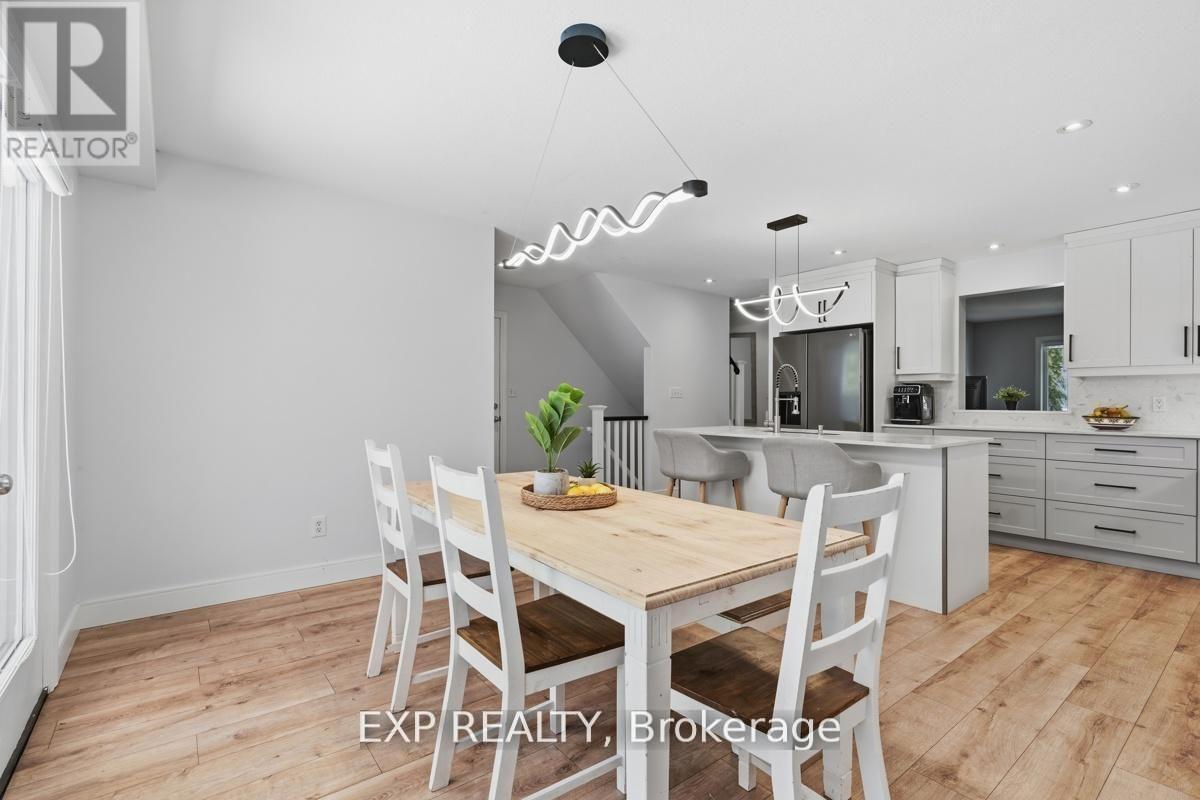 29 Augusta Crescent, St. Thomas, ON - Indoor Photo Showing Dining Room
