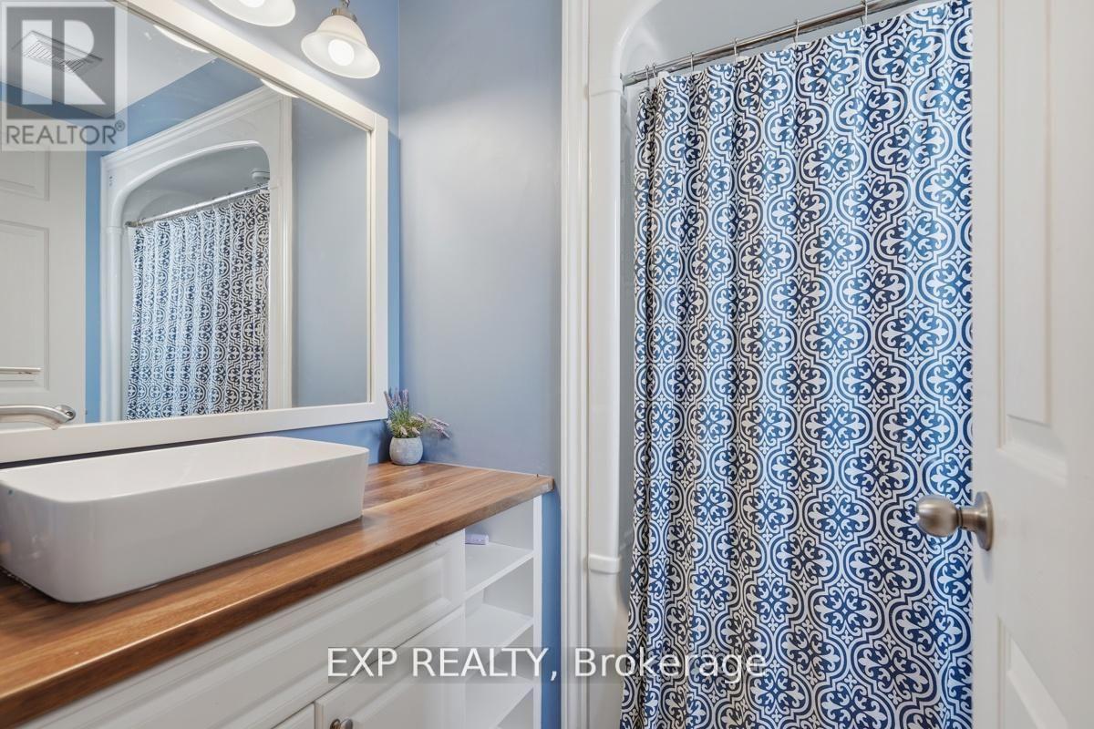 29 Augusta Crescent, St. Thomas, ON - Indoor Photo Showing Bathroom