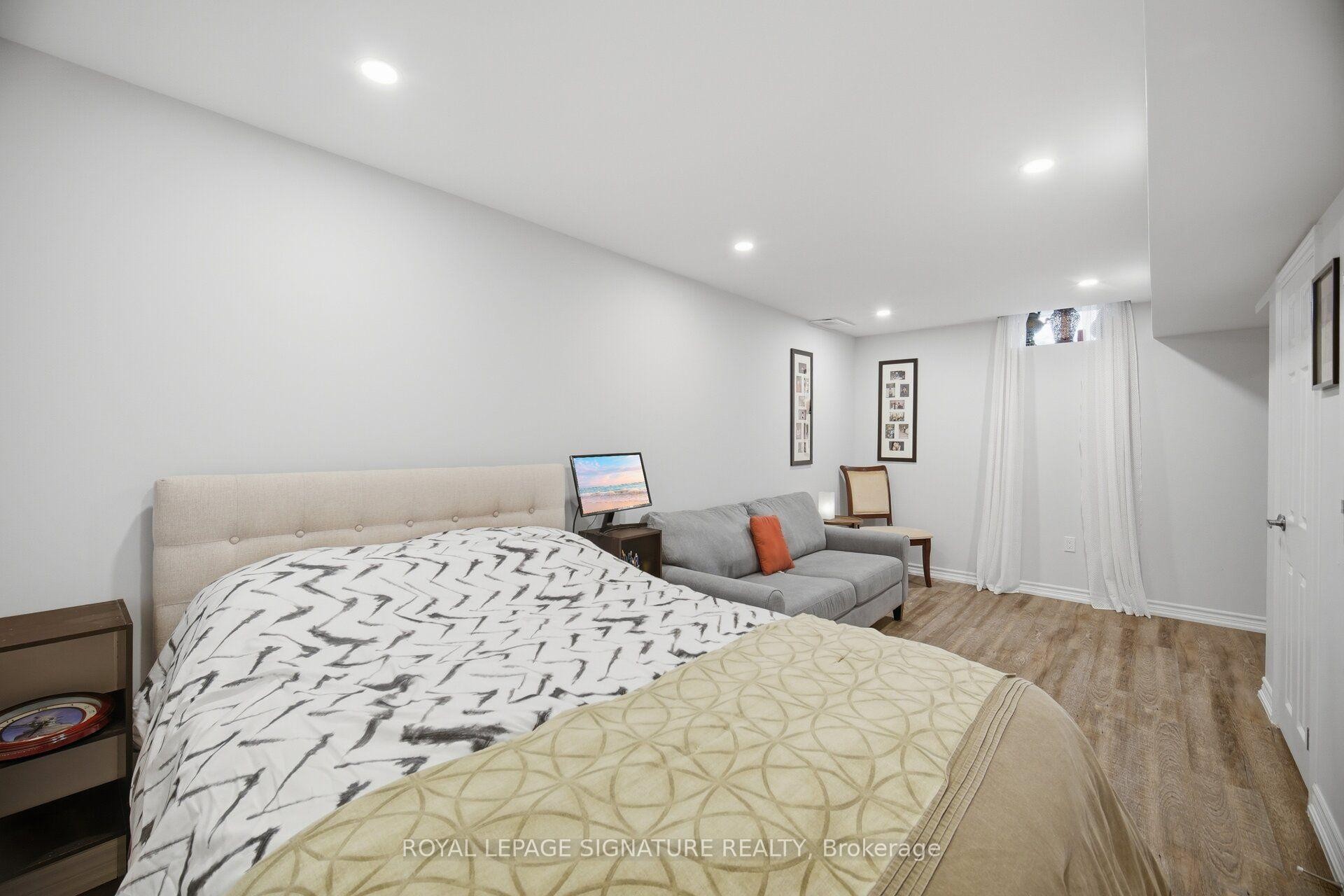 3839 Tufgar Crescent, Burlington, ON - Indoor Photo Showing Bedroom