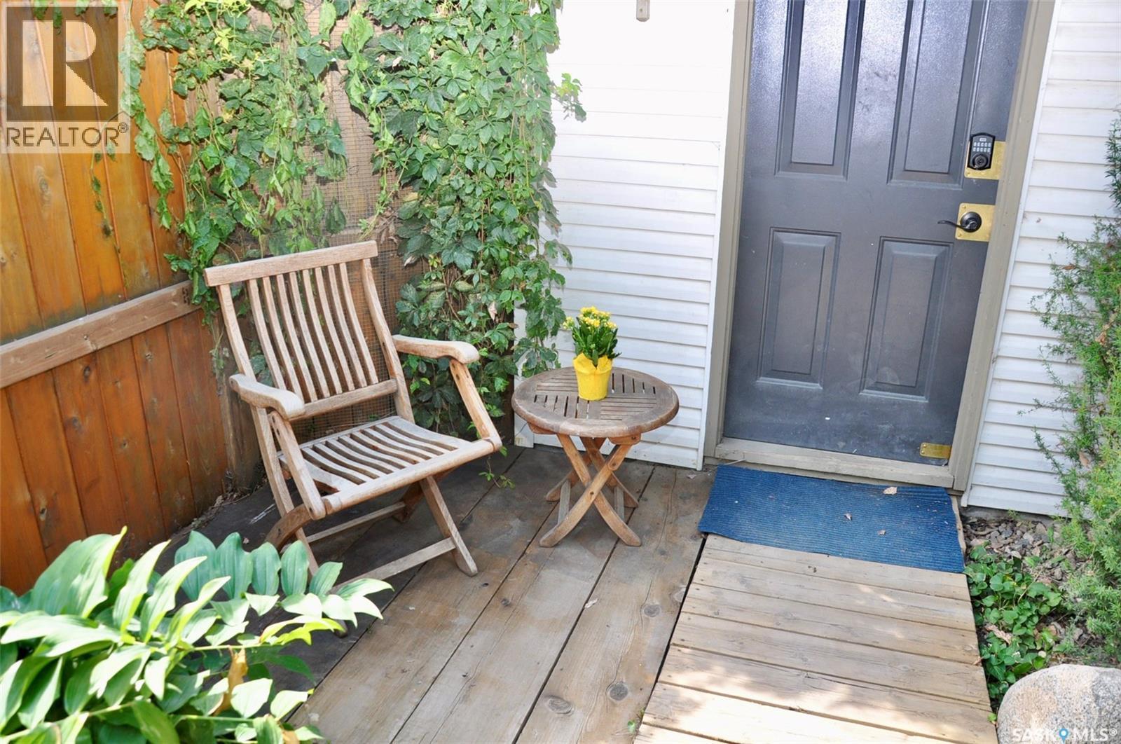 623 4Th Avenue N, Saskatoon, SK - Outdoor With Deck Patio Veranda With Exterior