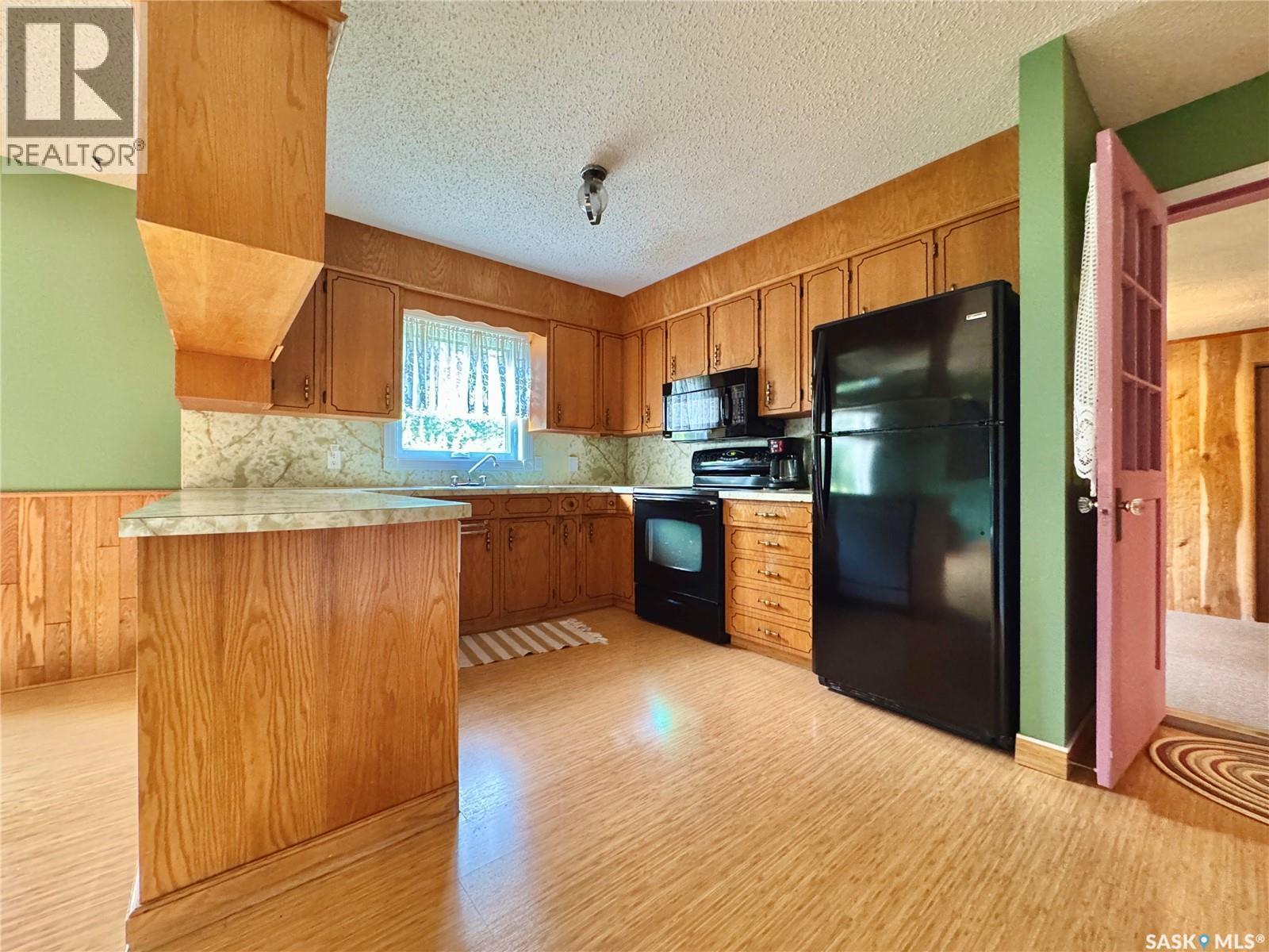 100 Henderson Street, Grayson, SK - Indoor Photo Showing Kitchen