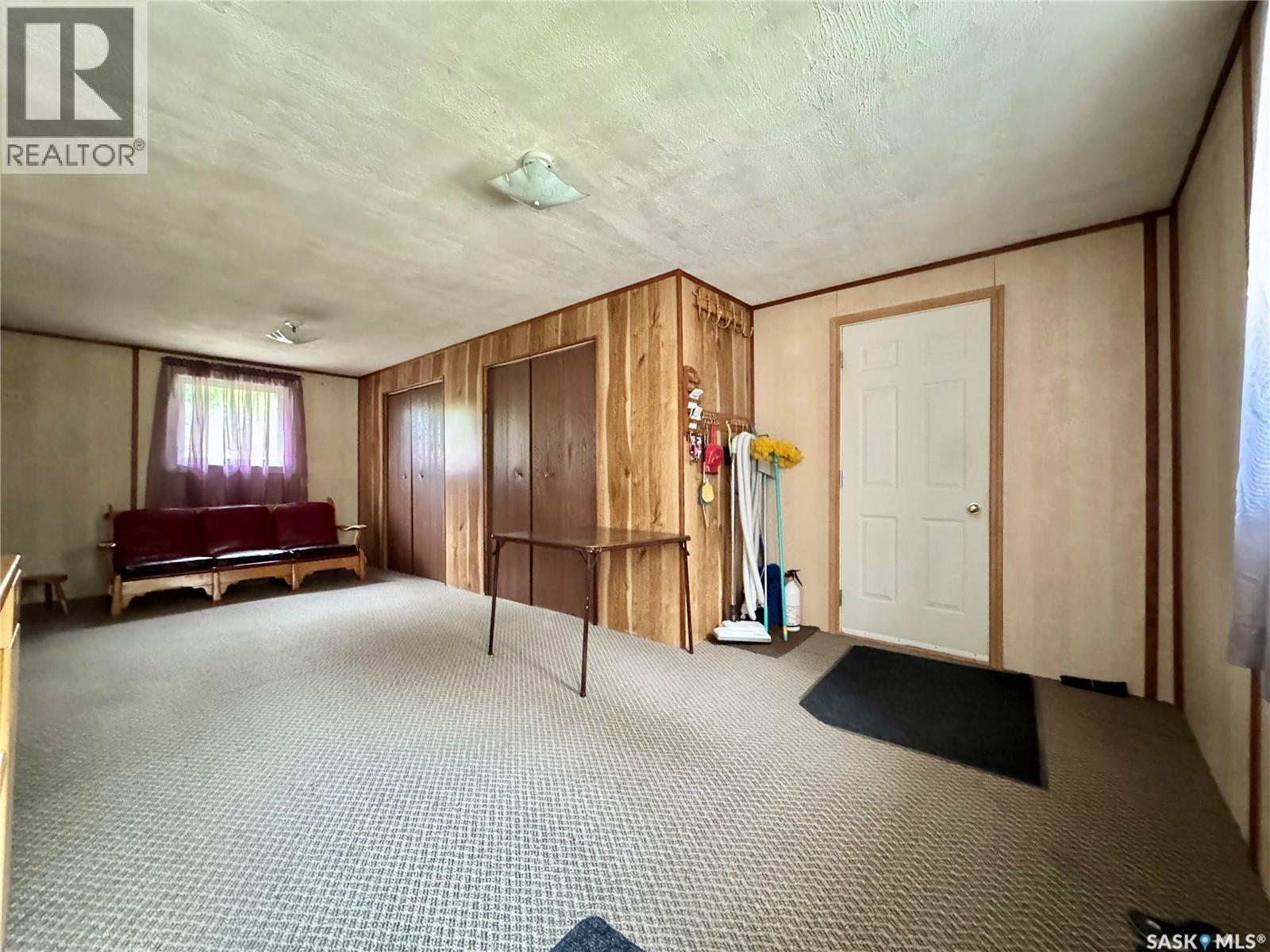 100 Henderson Street, Grayson, SK - Indoor