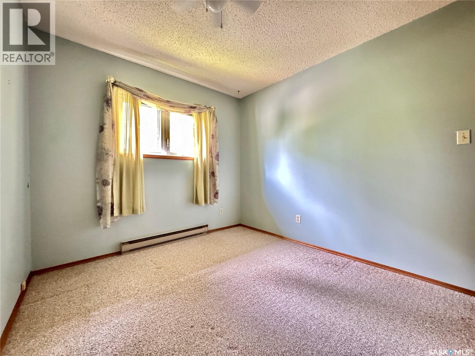 100 Henderson Street, Grayson, SK - Indoor Photo Showing Other Room