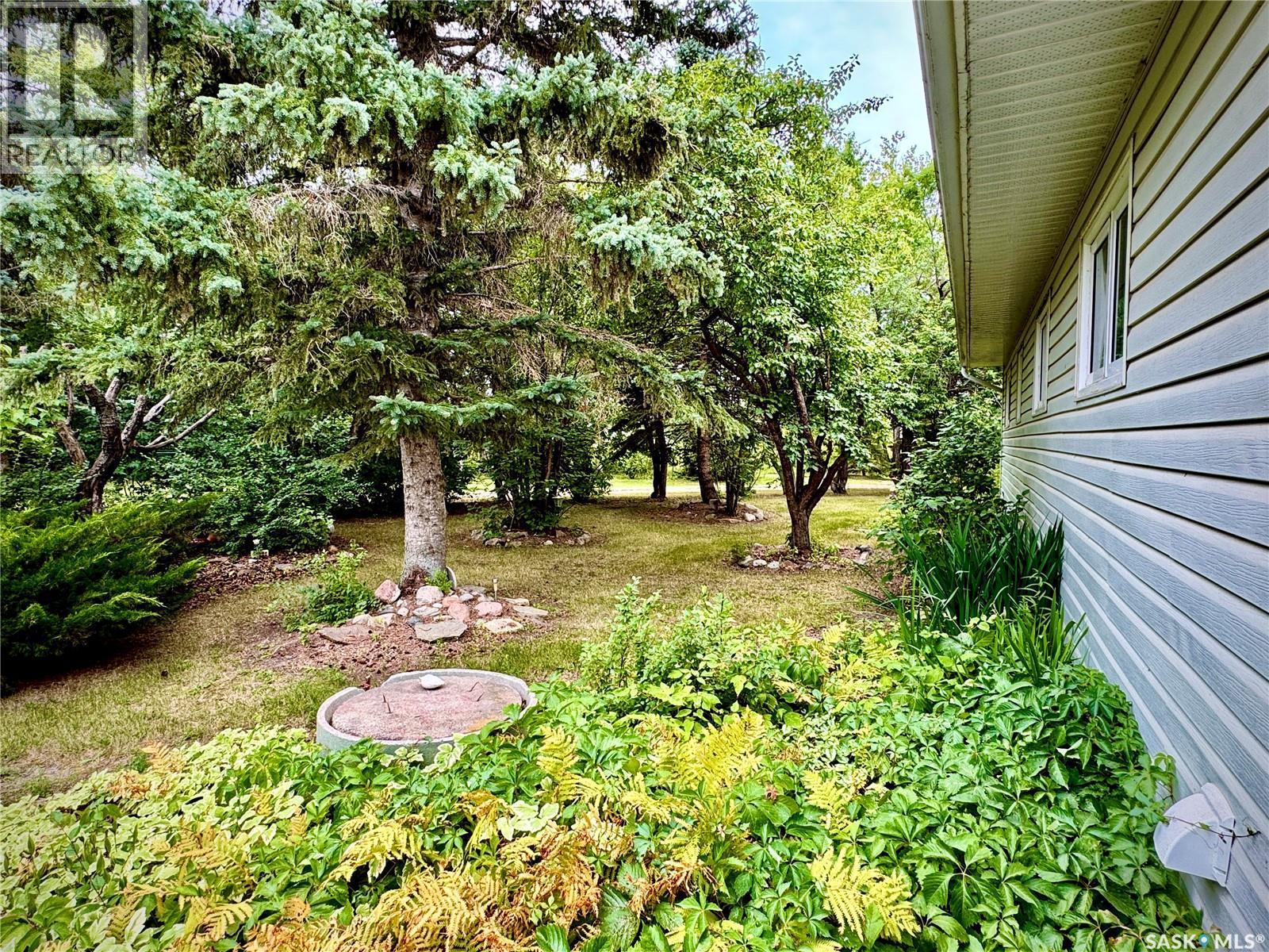 100 Henderson Street, Grayson, SK - Outdoor