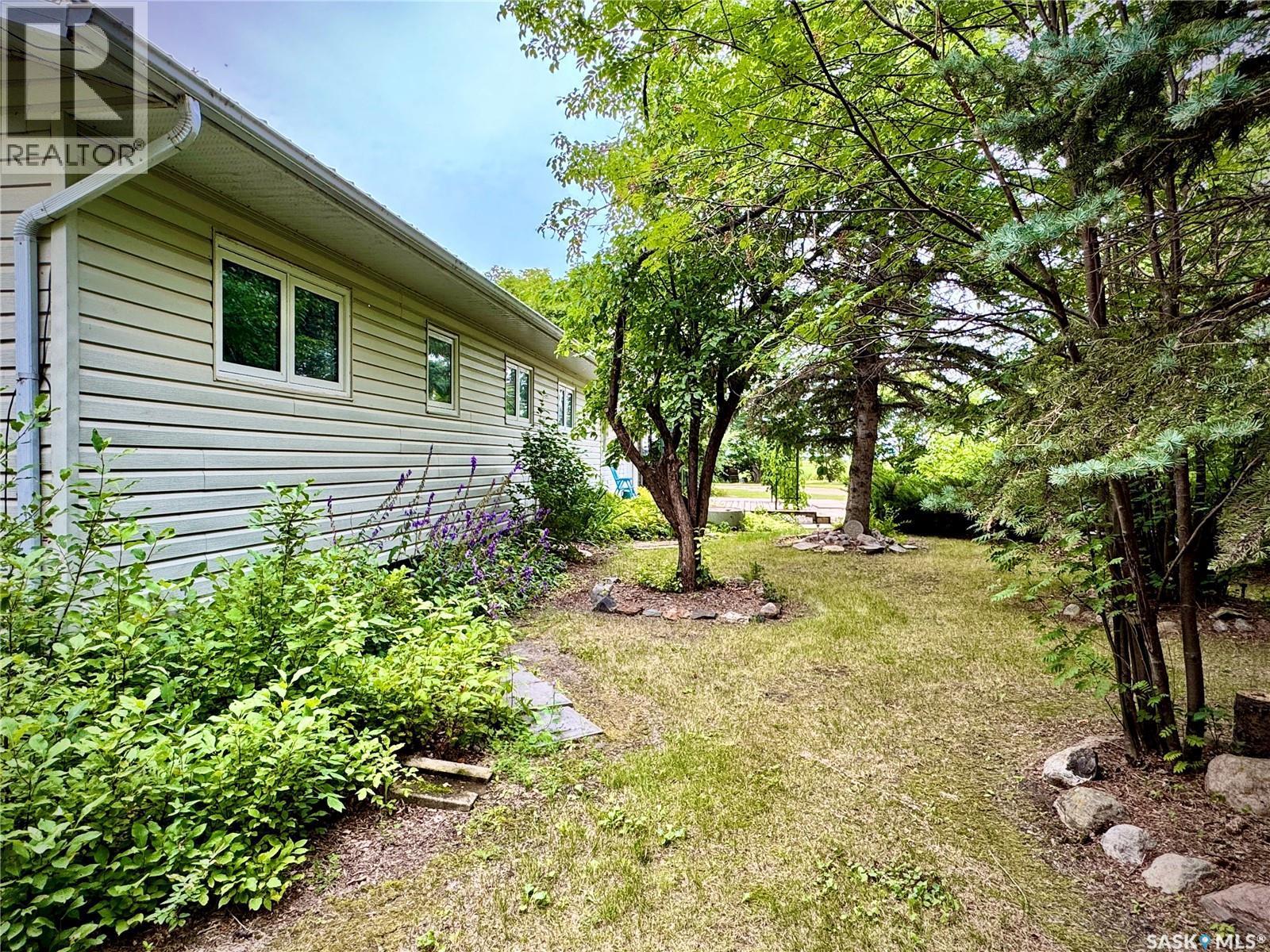 100 Henderson Street, Grayson, SK - Outdoor
