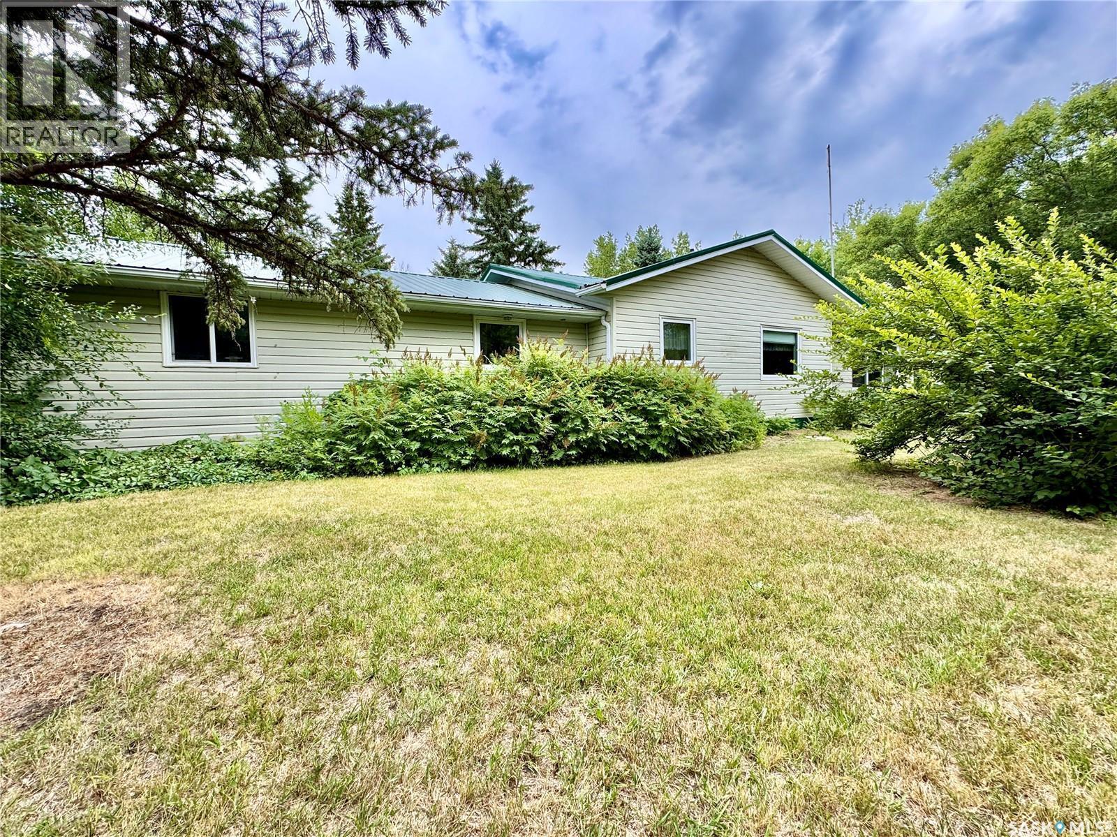 100 Henderson Street, Grayson, SK - Outdoor