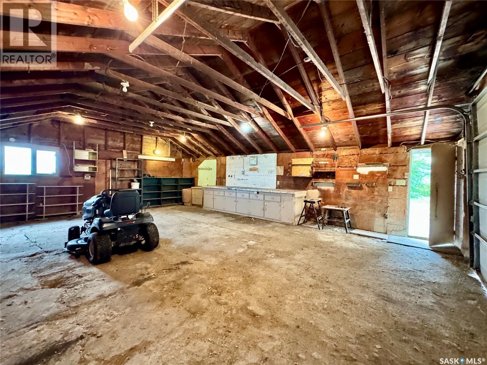 100 Henderson Street, Grayson, SK - Indoor Photo Showing Garage