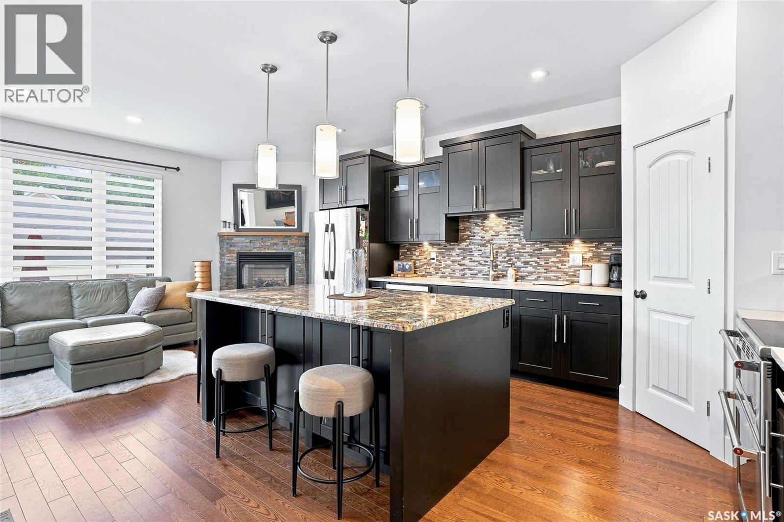 1019A 10Th Street E, Saskatoon, SK - Indoor Photo Showing Kitchen With Upgraded Kitchen