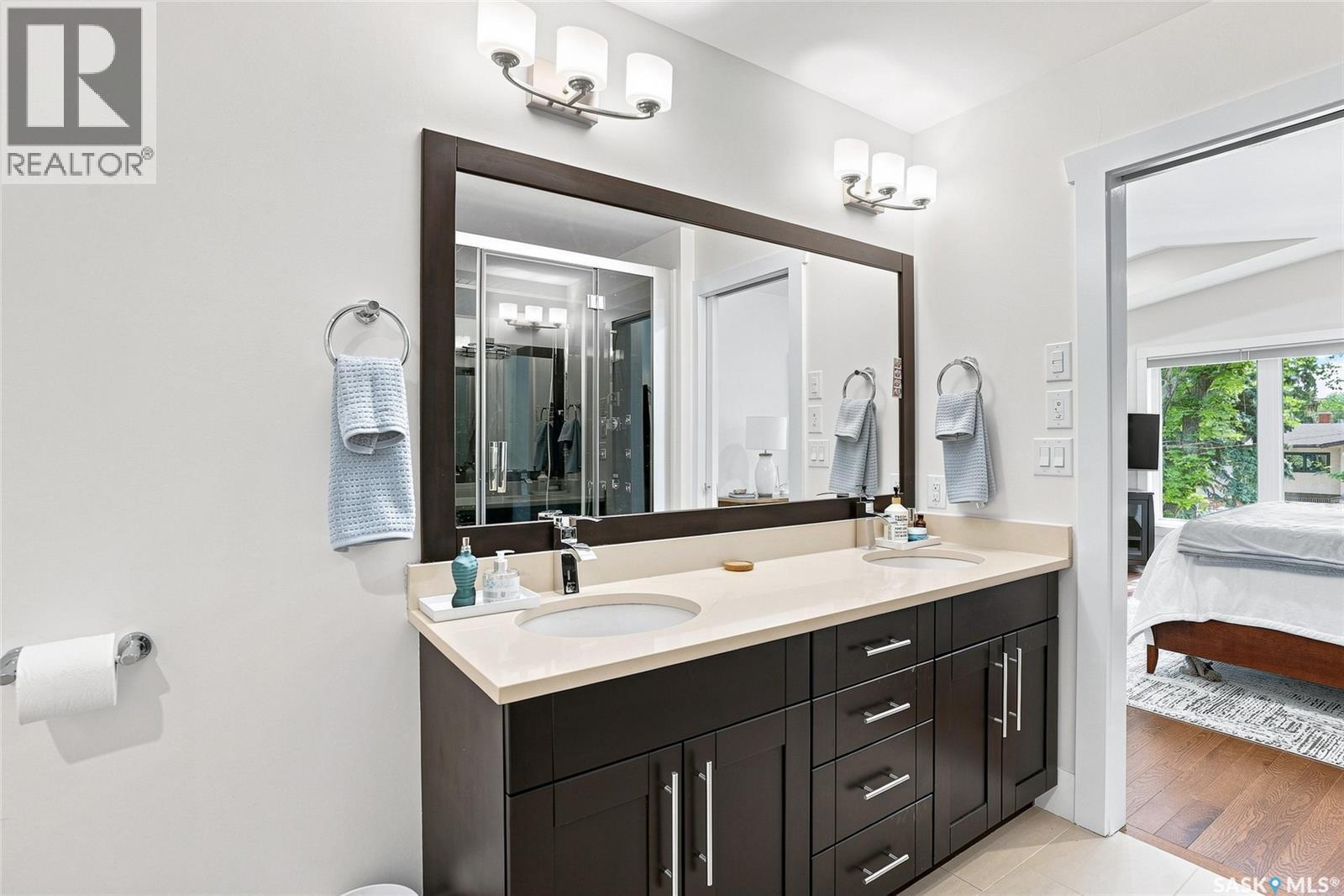 1019A 10Th Street E, Saskatoon, SK - Indoor Photo Showing Bathroom